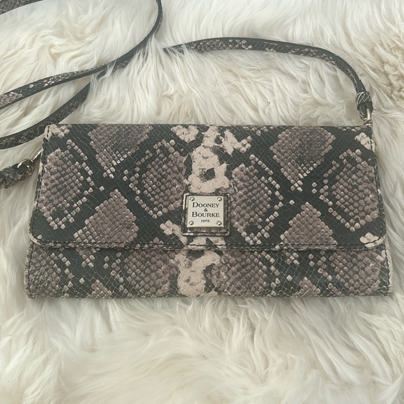 Dooney & Bourke snake skin clutch/shoulder bag - Picture 1 of 6